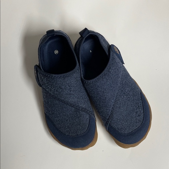 Stylish Navy Women's Flats - Picture 2 of 6